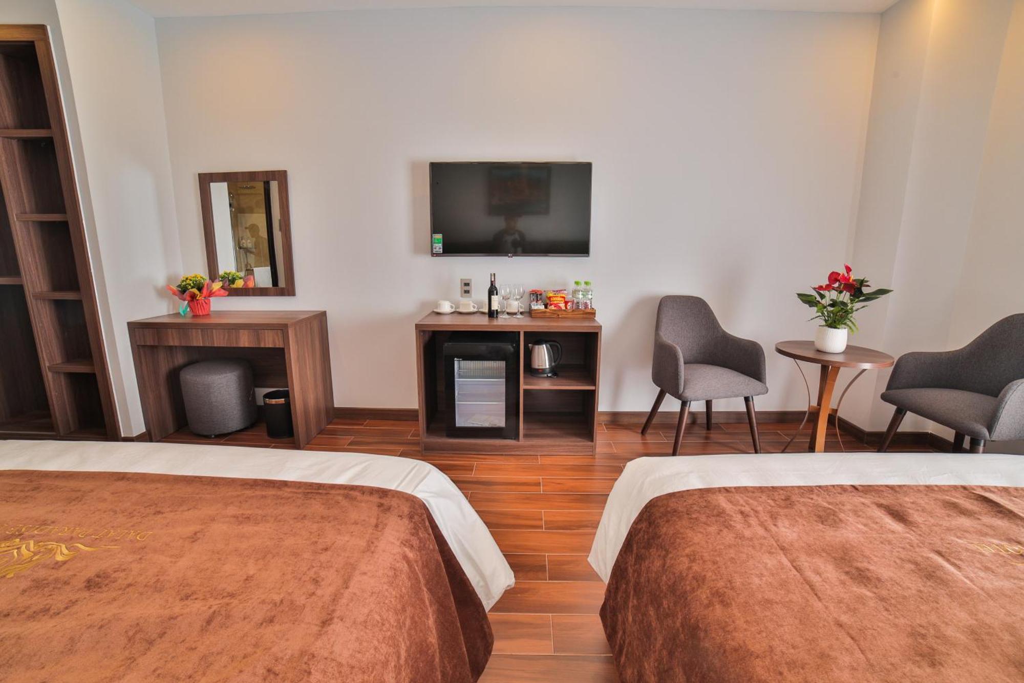 Paradise Hotel 3*